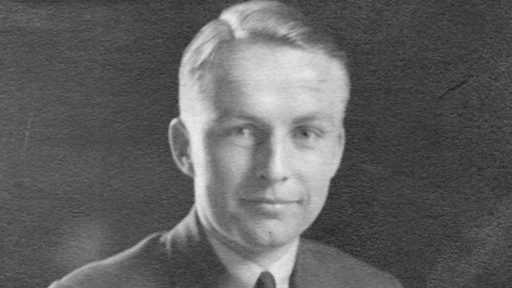 Apple tree to honour pilot who found Bismarck