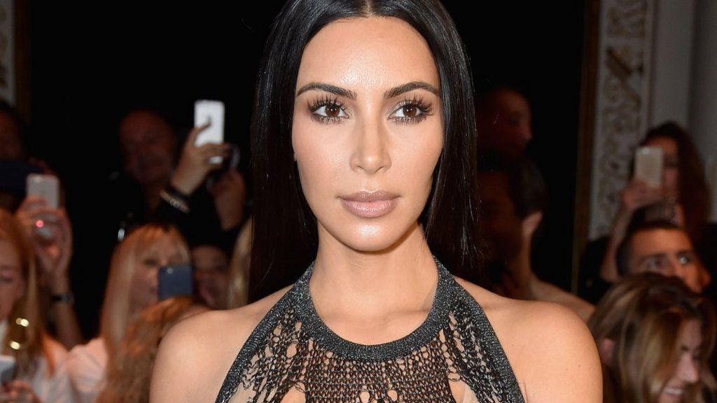'Don't dress like Kim Kardashian' says Queen's University Belfast