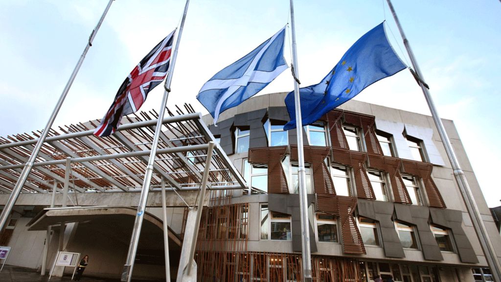 MSPs call for 'bespoke' Brexit deal for Scotland