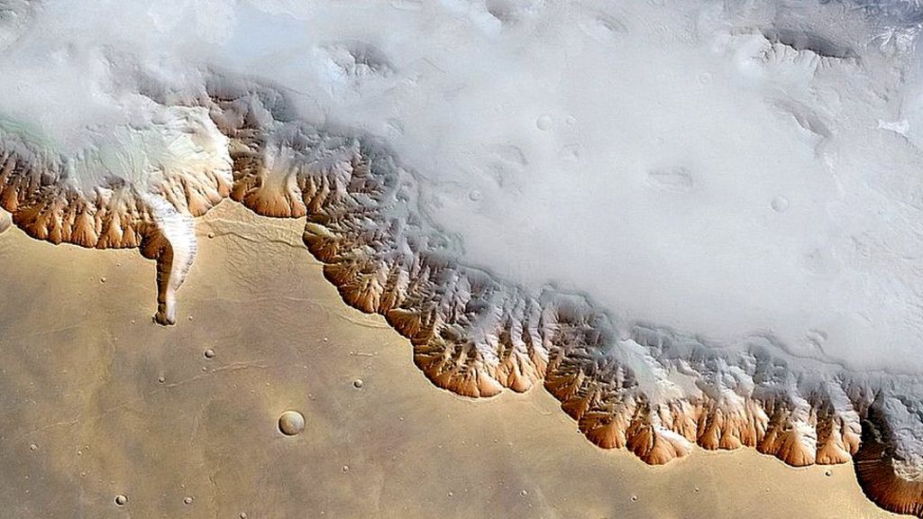 Striking views of our Solar System