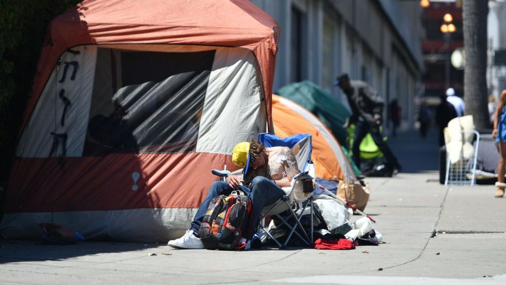 San Francisco homeless: New plan to clear tents off streets - BBC News