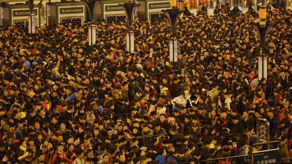 China snow strands 'nearly 100,000'