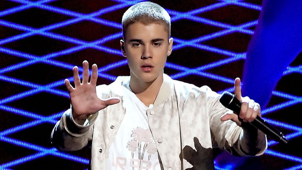 US police threaten to punish drink drivers with Justin Bieber - BBC News