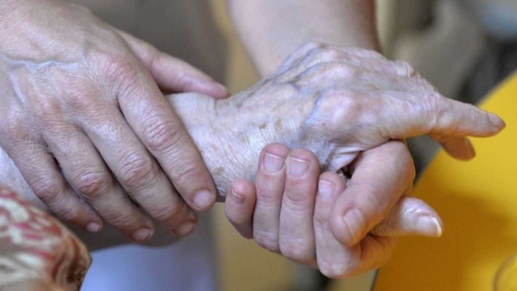 Bournemouth community rehab service funding cut - BBC News
