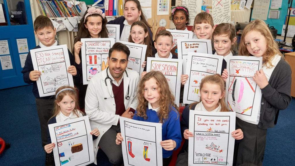 Primary school children make anti-smoking packaging