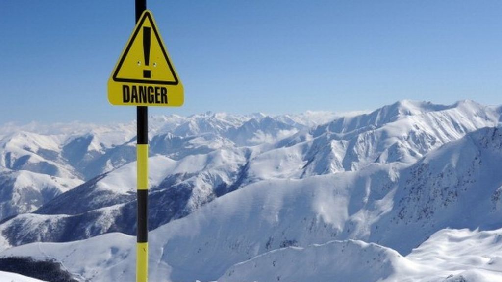 Skier falls from lift in Pyrenees