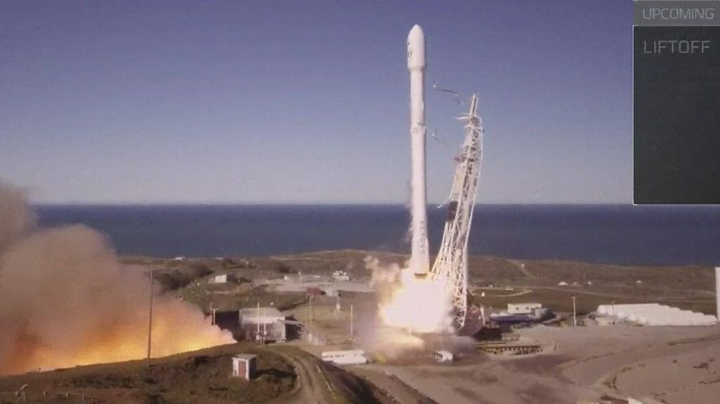 SpaceX rocket successfully lifts off