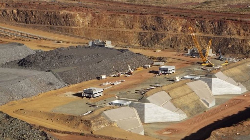 Australian shares up on commodity stocks