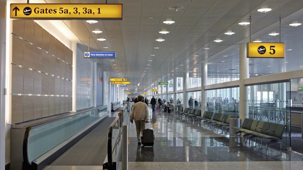 Heathrow Terminal 3 baggage system fault hits travellers