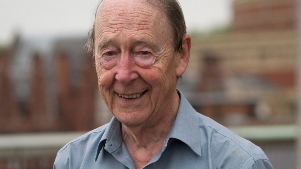 Late scientist Tom Kibble wins award for particle work