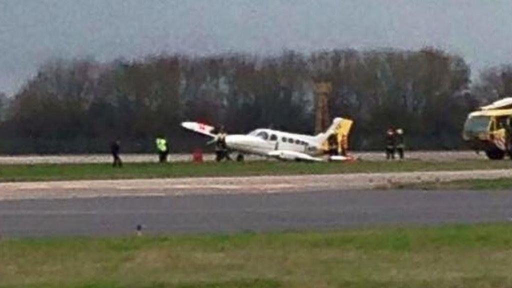 Landing gear problem closes airport