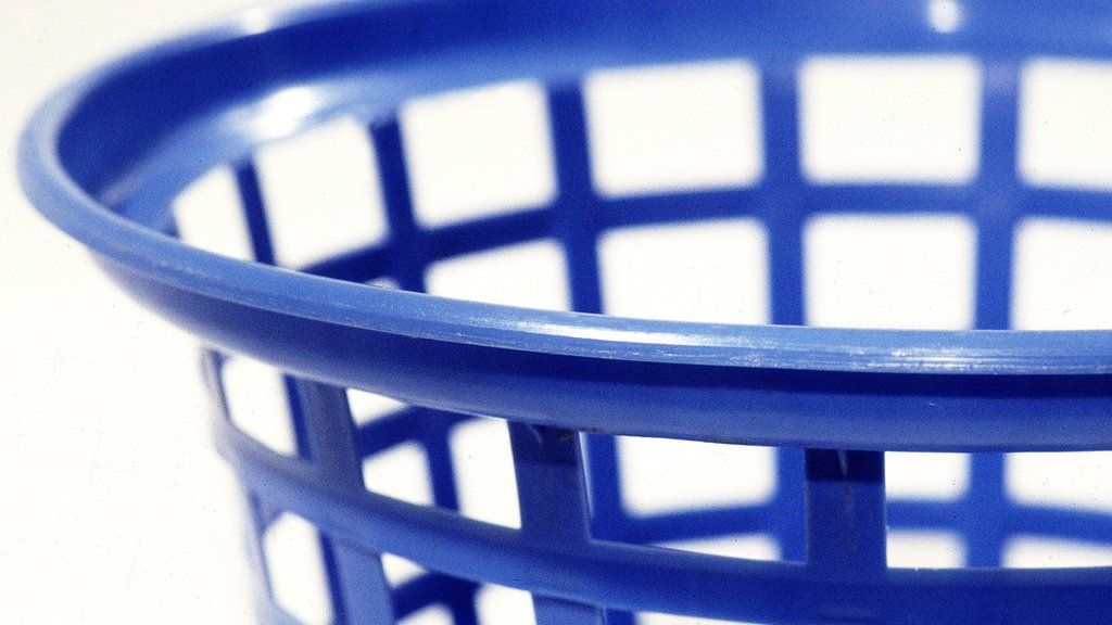 Machine that steams and folds laundry and other tech news