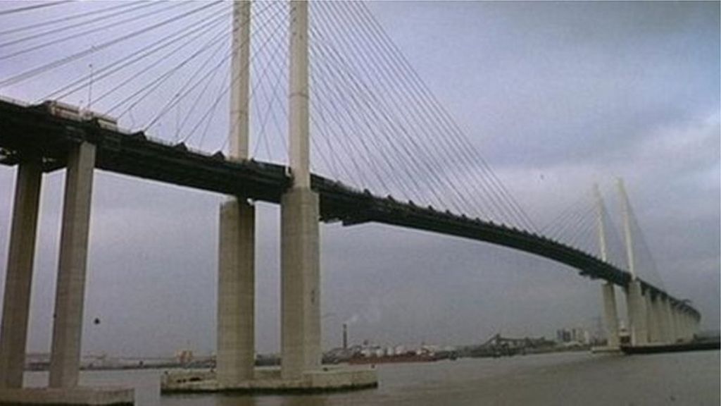 Closure Of M25 Qe2 Bridge Causing Long Delays For Drivers - Bbc News