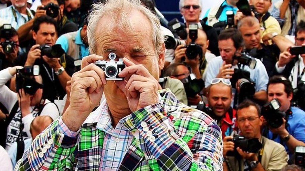 Bill Murray 'throws phones from bar'