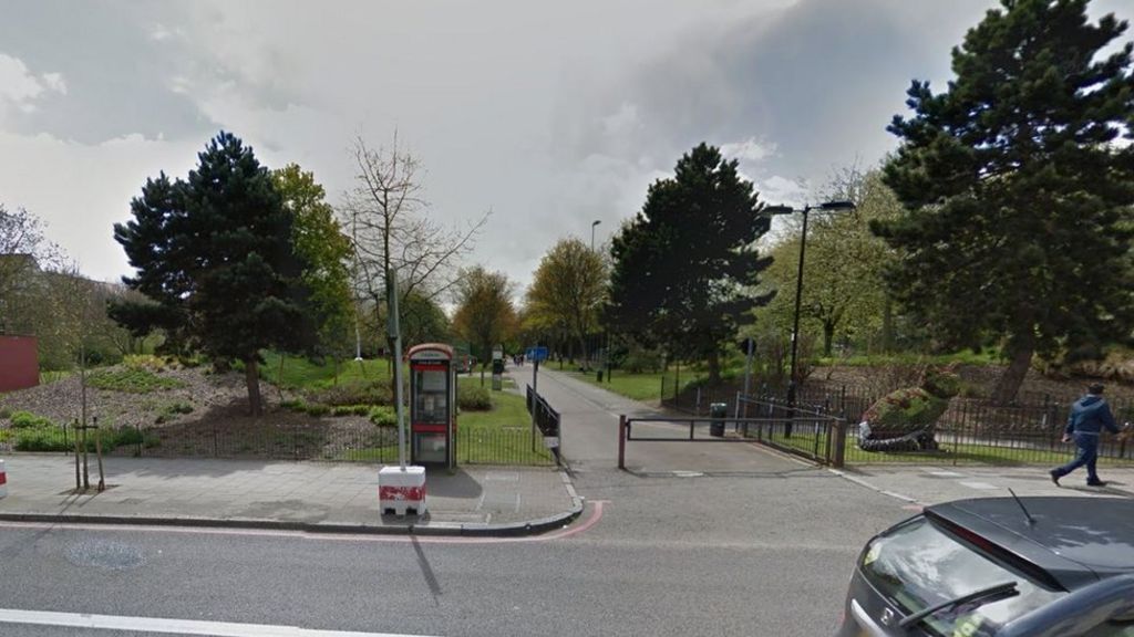 Pokemon Go teens robbed at gunpoint in Islington park