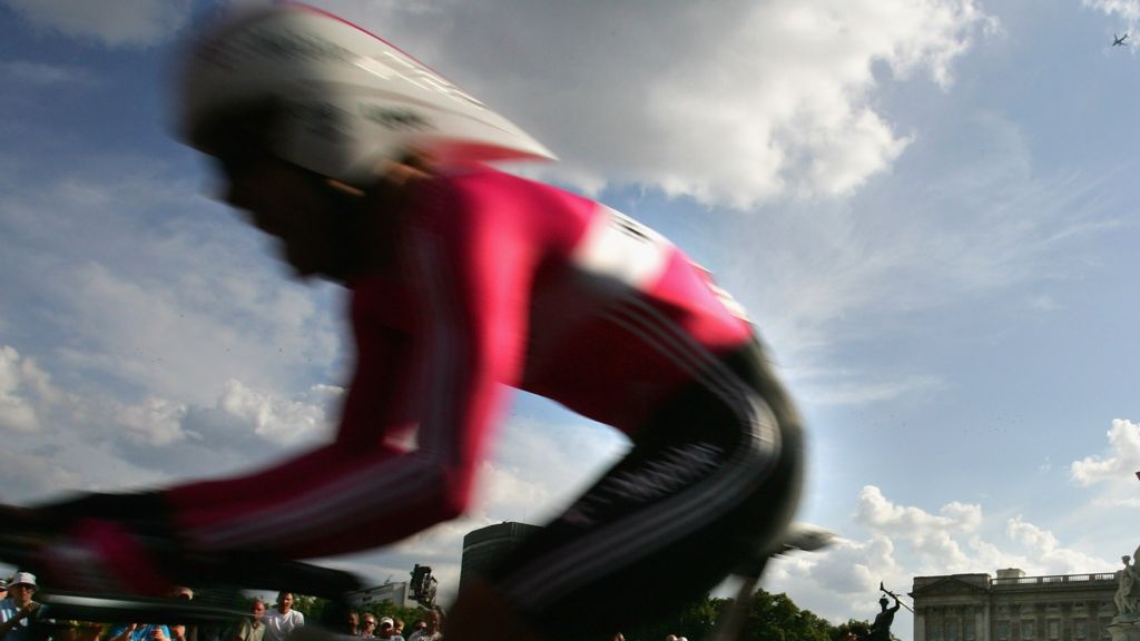 Duo Normand Cyclist Ian Bashford dies in France race crash