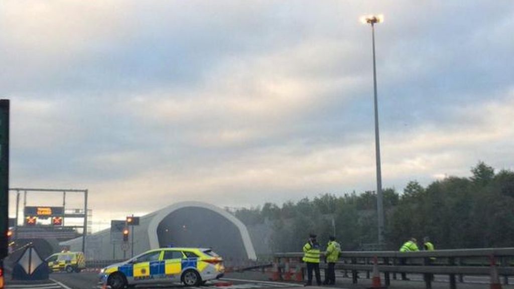 Fire closes Dublin's Port Tunnel