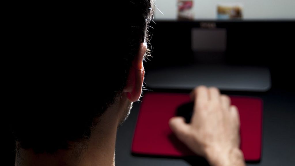 FBI seeks hacker after logins stolen