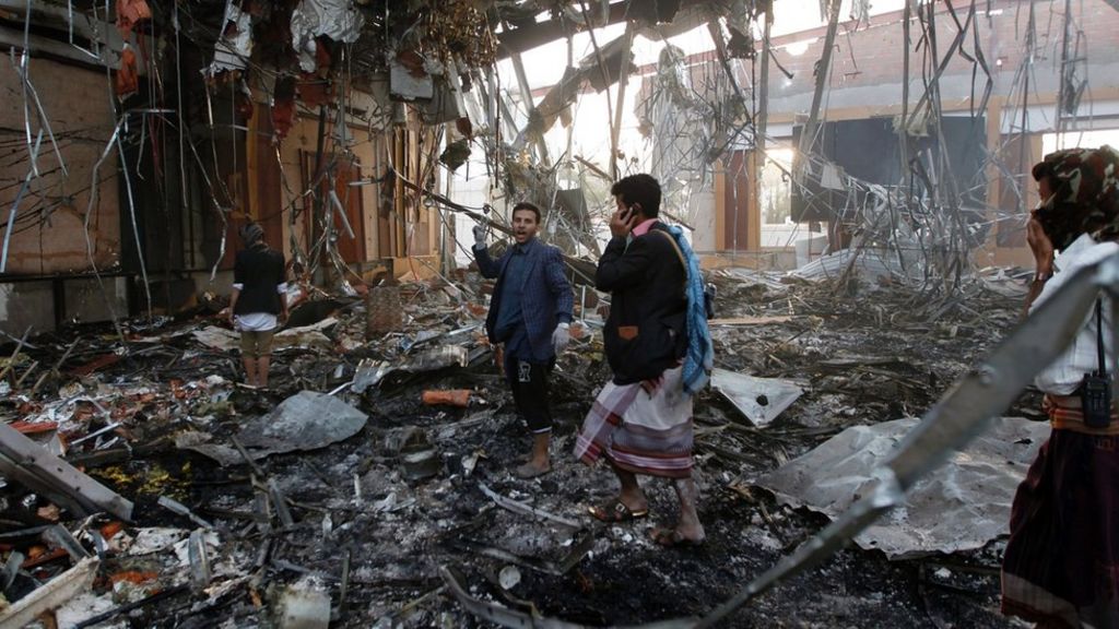 Yemen funeral hall attack 'kills 82'