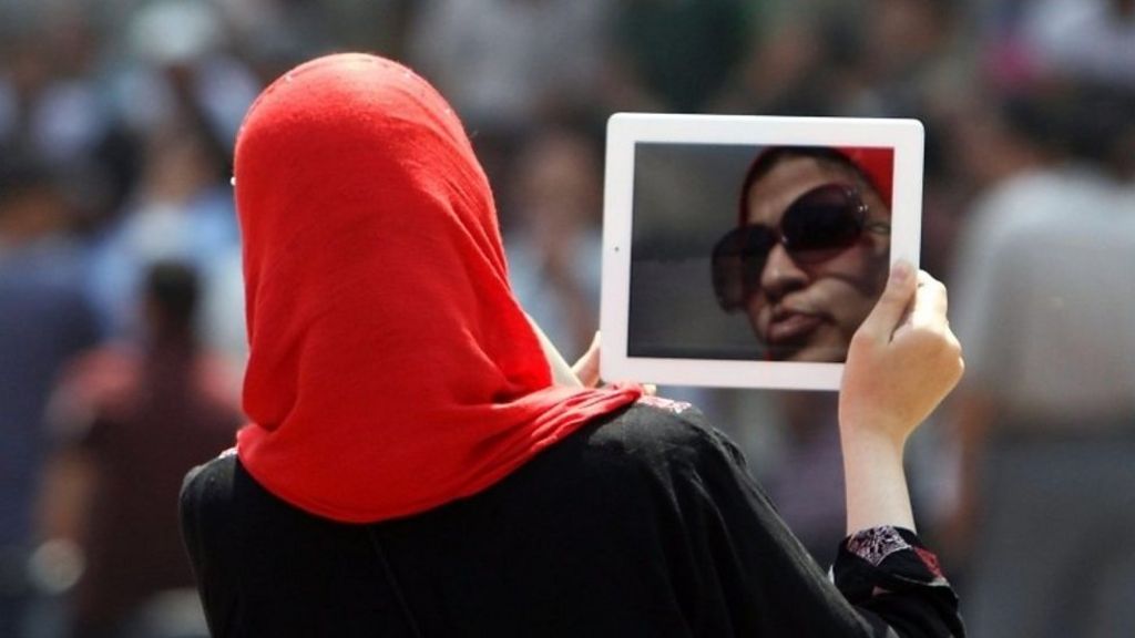 US and UK flight ban on electronic devices explained