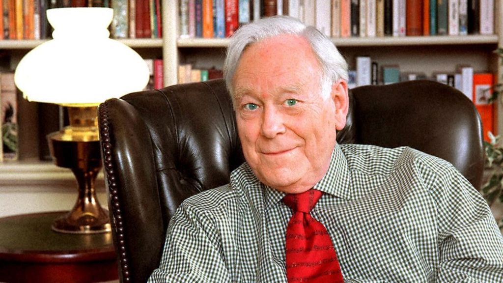 Radio 2 presenter Desmond Carrington dies, aged 90