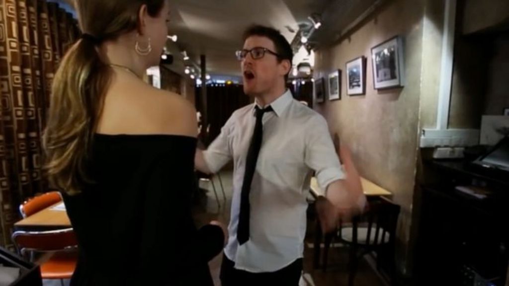 VIDEO: How many kisses do you want?