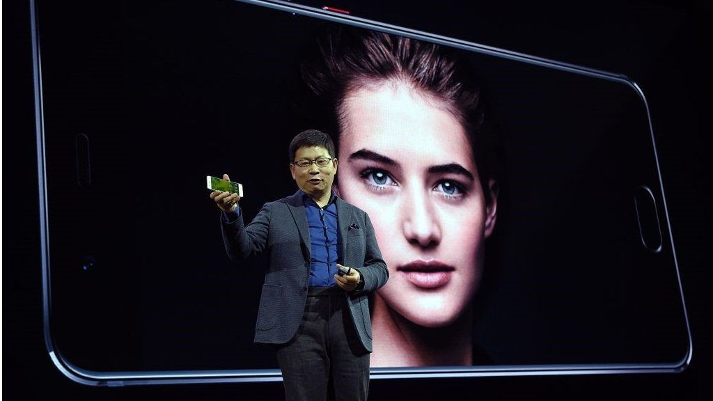 MWC 2017: Huawei P10 has smarter selfie and rear cameras