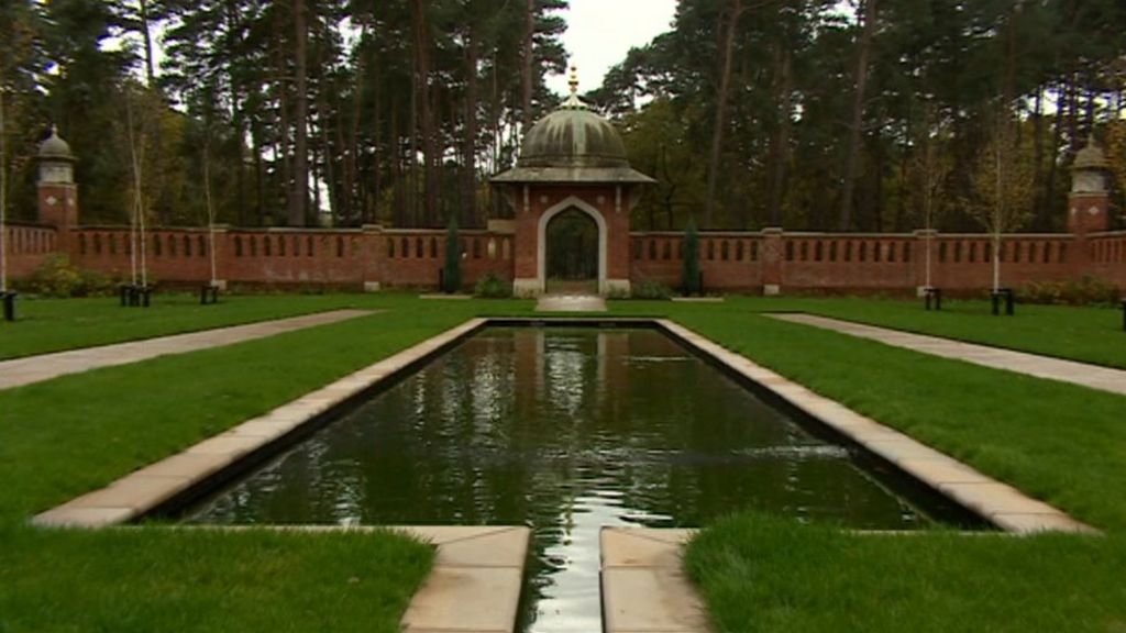 surrey muslim Surrey muslim centre the muslim population of surrey has been historically based around the major commercial centres of the county. surrey muslim Surrey muslim centre the muslim population of surrey has been historically based around the major commercial centres of the county.