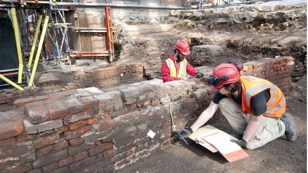 Shakespeare theatre remains revealed