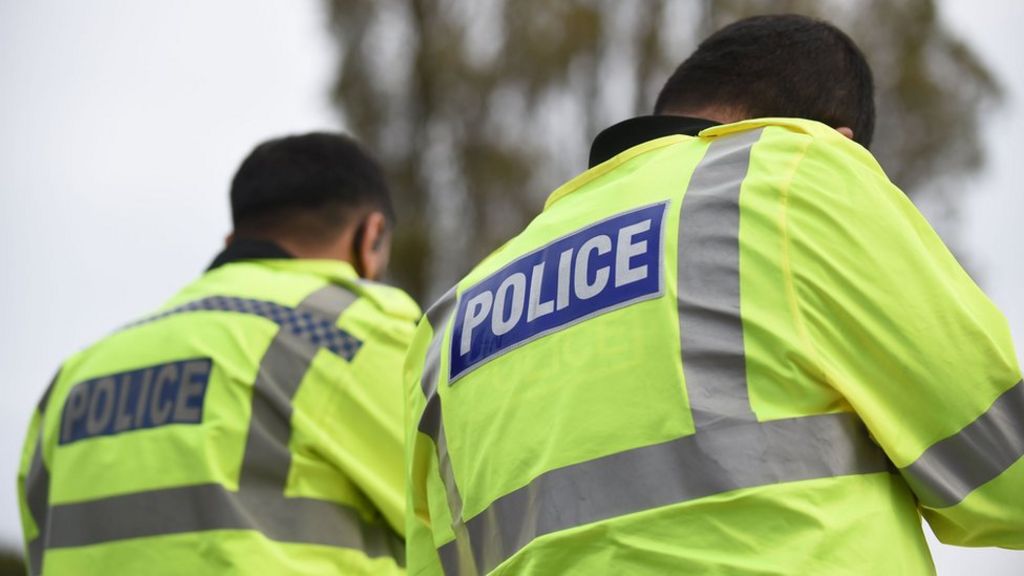 Police warn 1,900 of 'threat to life'