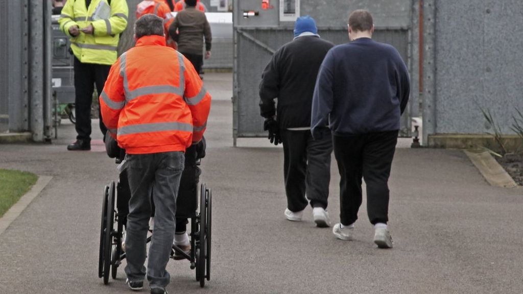 Prison 'must do more to stop grooming'