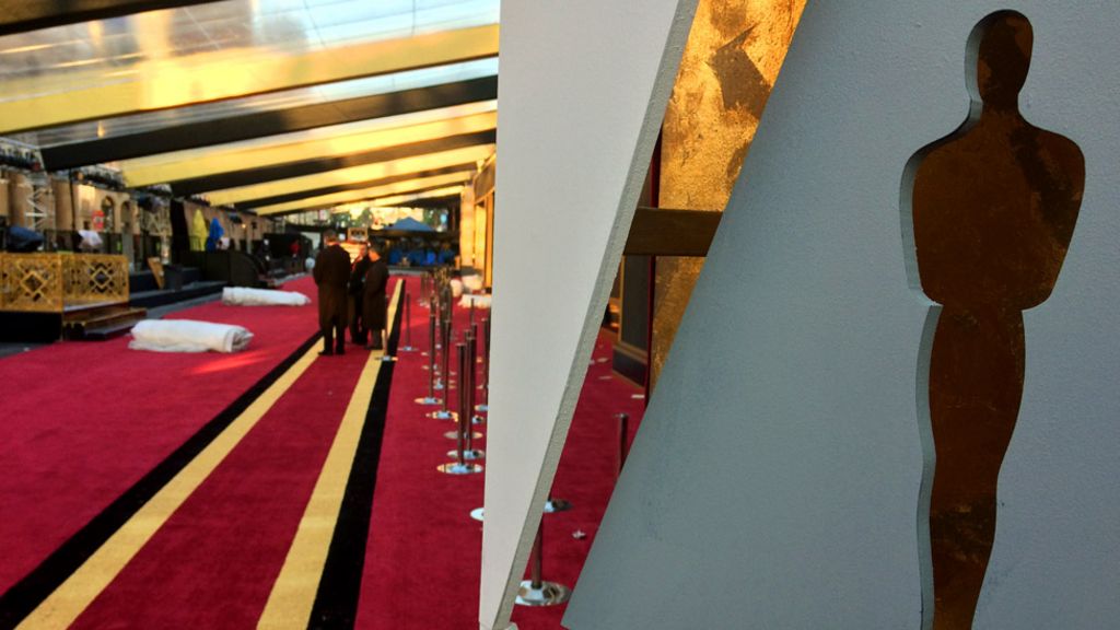 In pictures: Readying the red carpet