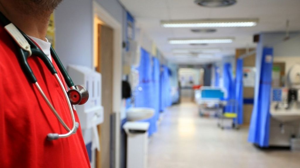 Jeremy Hunt casts doubt on NHS's four-hour A&E target