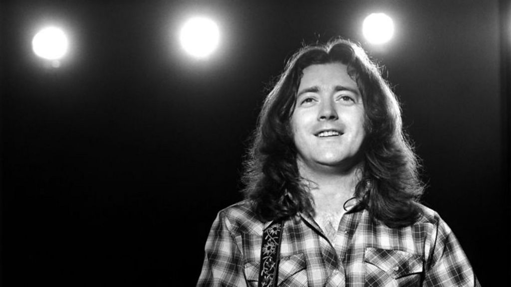Rory Gallagher: Belfast statue of rock legend gets approval - BBC ... - BBC News