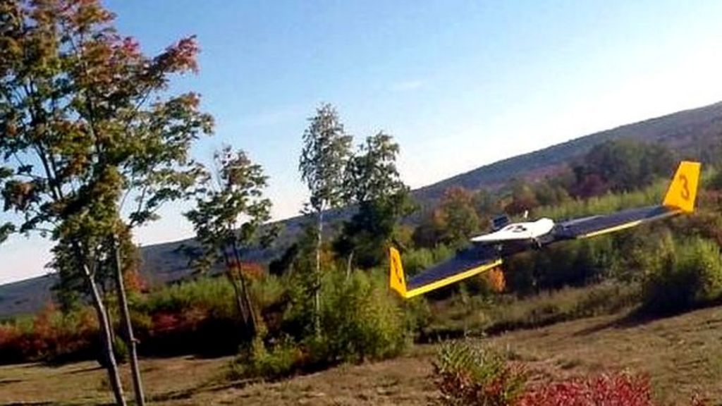 VIDEO: High-speed drone swerves around threats