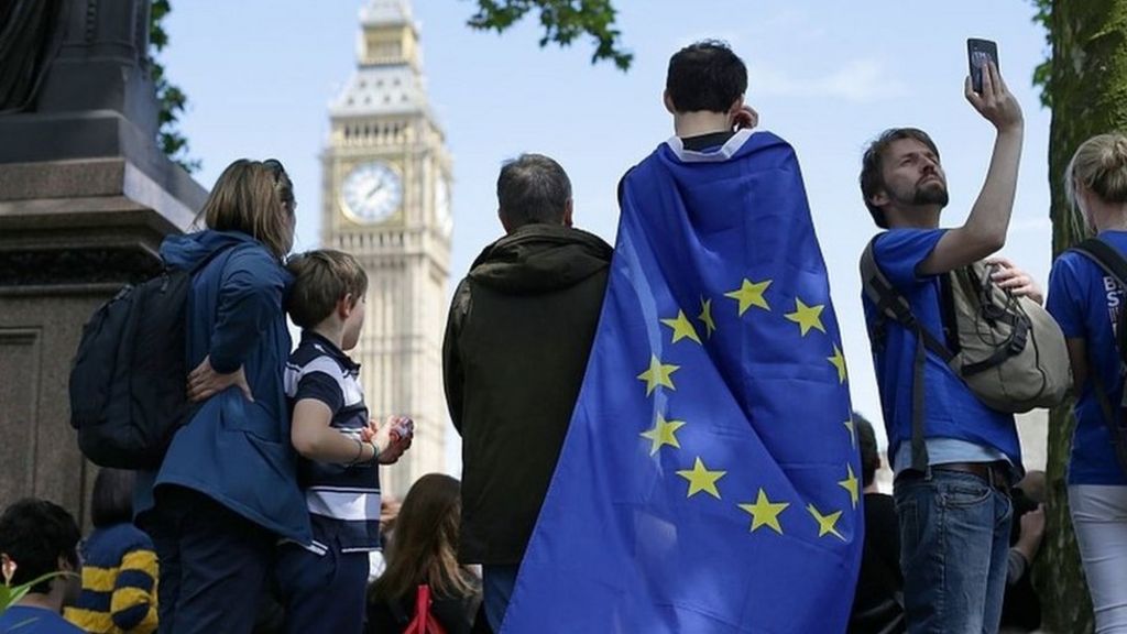 Ministers urged to protect rights of EU citizens in UK