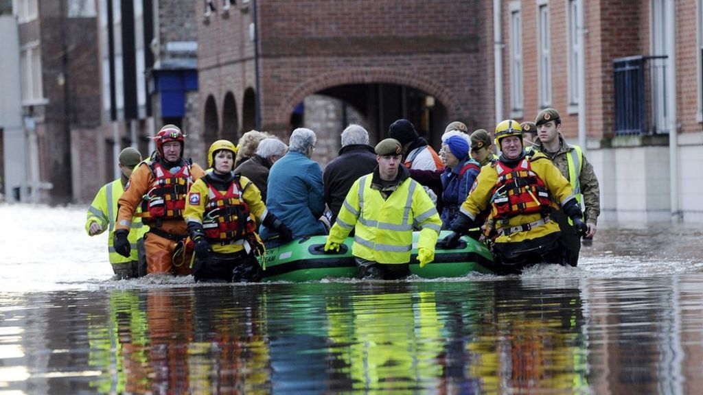 MPs criticise government over flood protection plans
