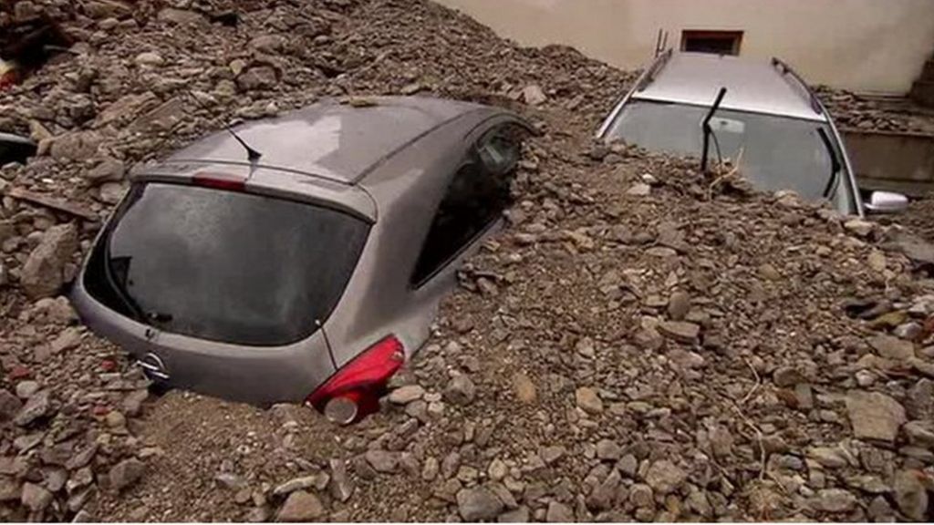 VIDEO: Cars buried amid deadly German floods