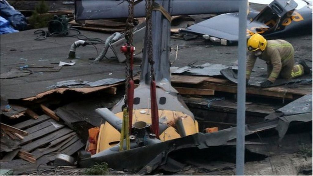 Clutha pilot flew on after fuel warning