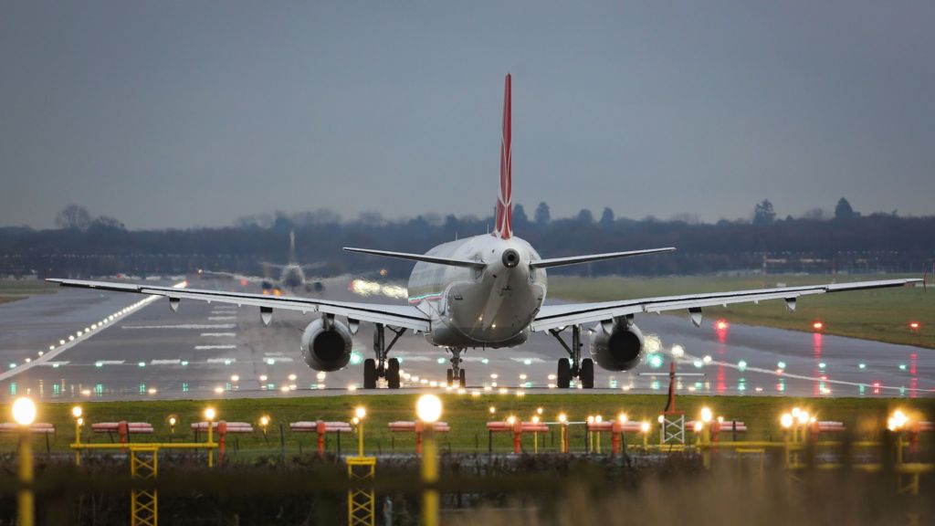 Second Gatwick runway 'threat to heritage', campaigners warn