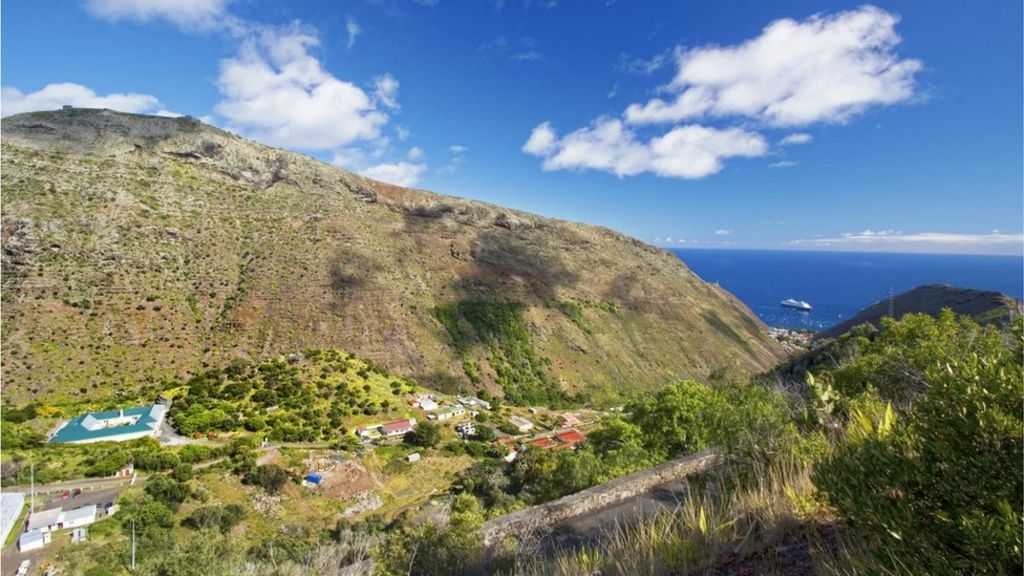 St Helena airport delayed due to danger of high winds