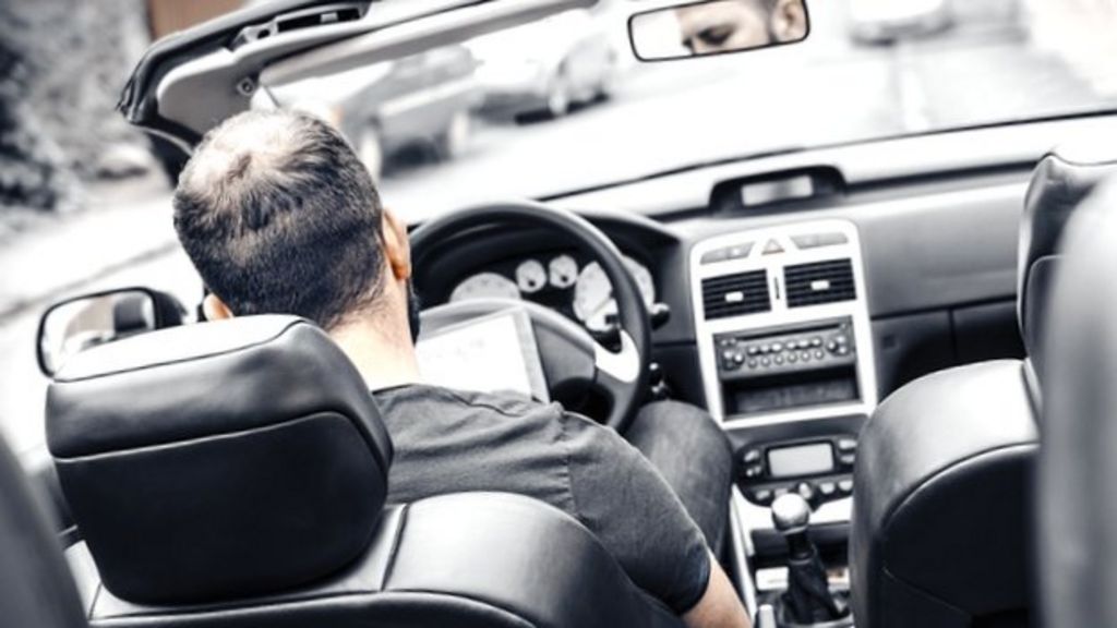 Car brakes 'can be hacked via radio'