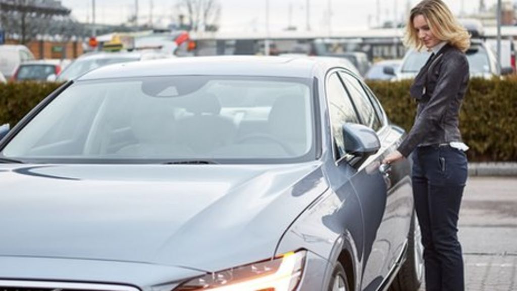 Volvo tries out 'keyless car' in Sweden