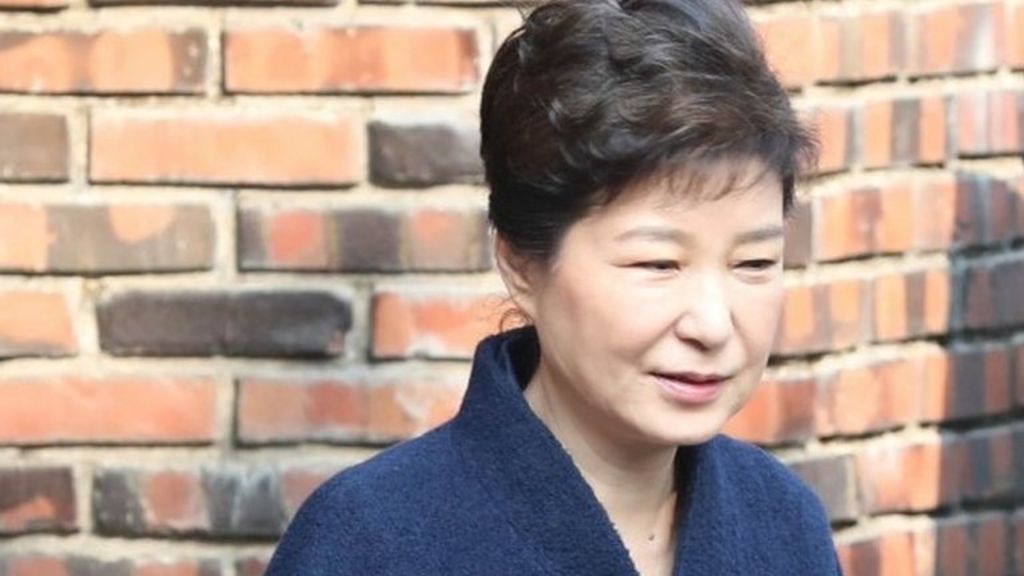 Ousted S Korean President Park Geun-hye questioned for 14 hours