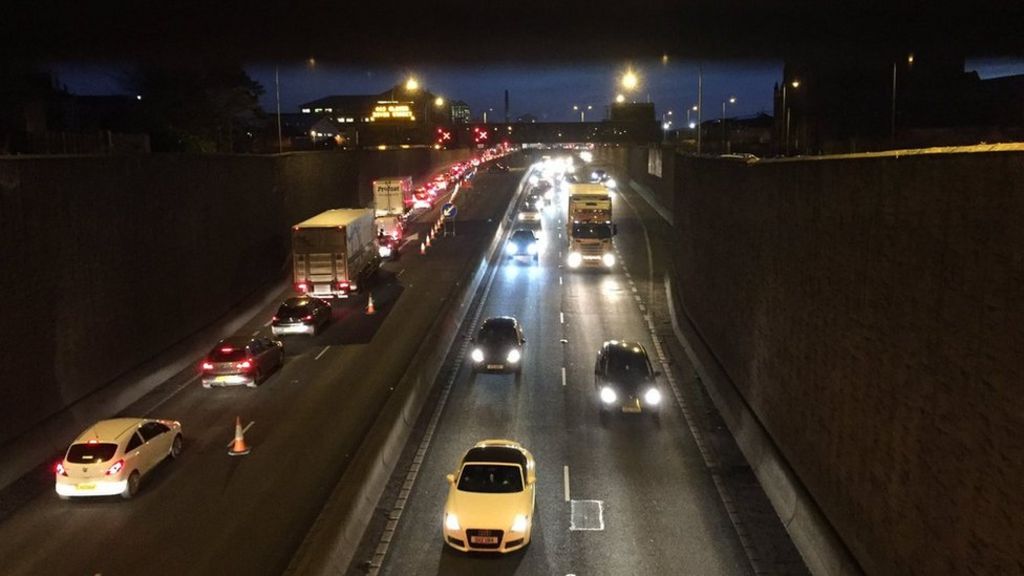Belfast collision closes Westlink - BBC News