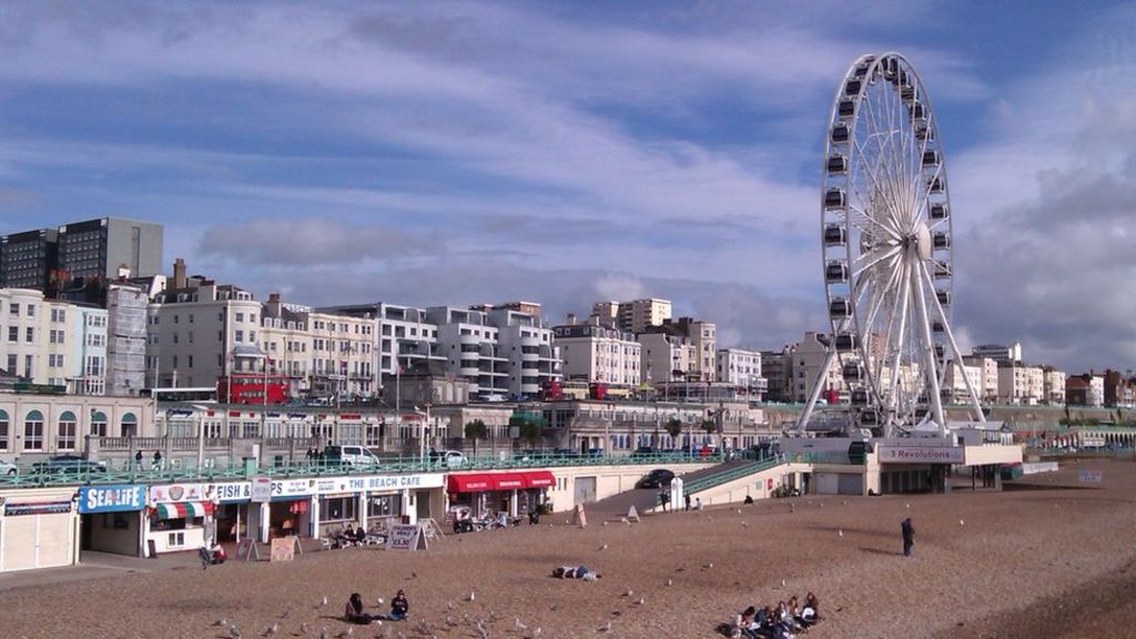 Brighton's 300metre zip wire approved for seafront BBC News