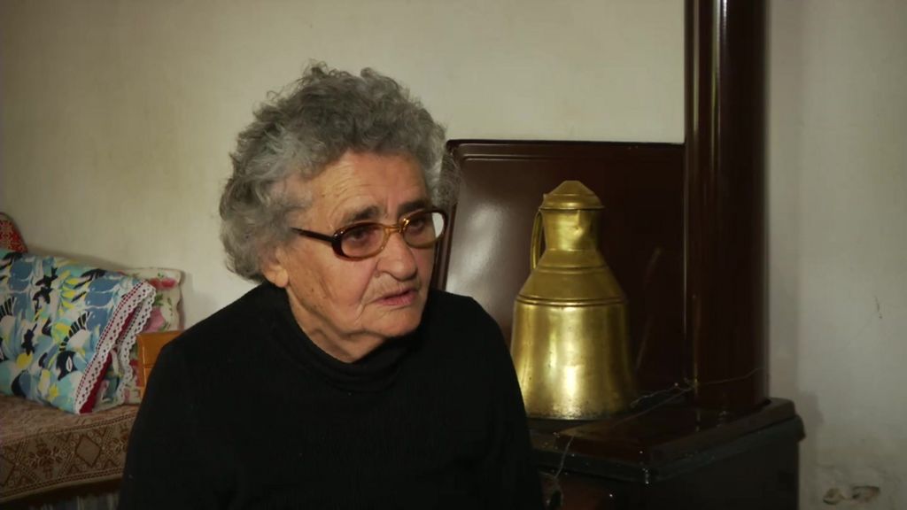 video-greek-grandmother-opens-home-to-syrians-bbc-news-home