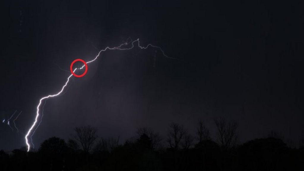 Lightning strikes planes over London