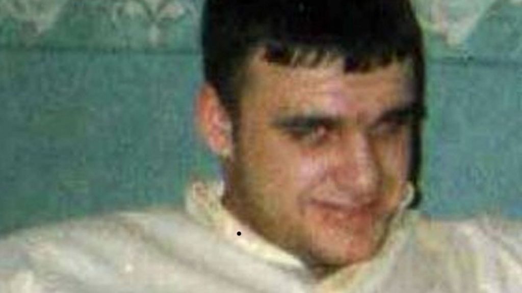 Christopher Mackin murder: Belfast husband and wife on trial - BBC News