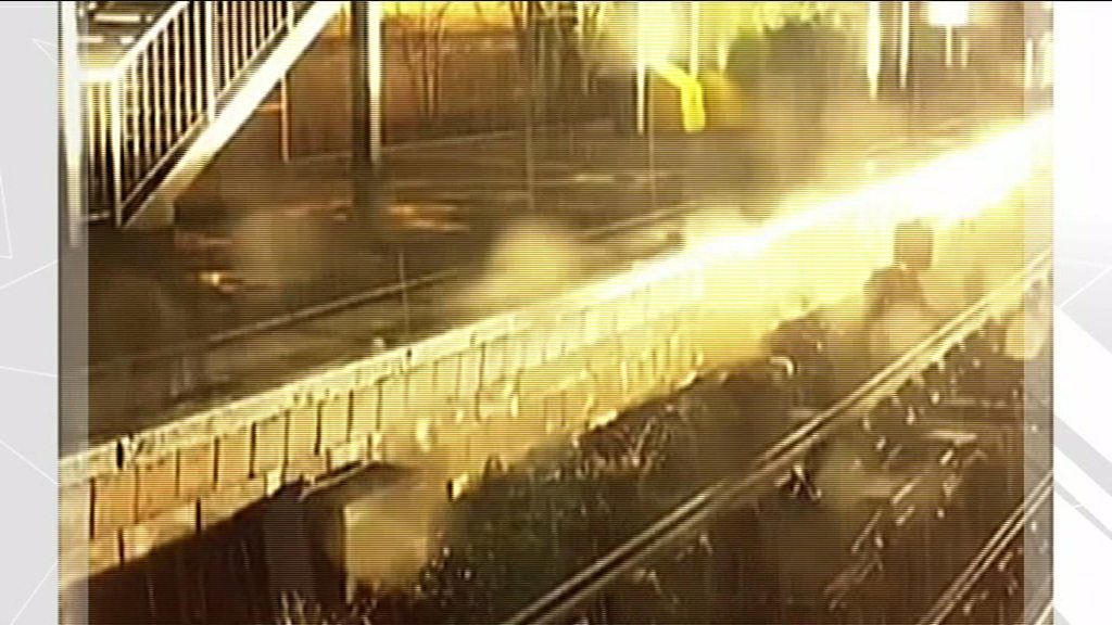 'Massive flashes' as electrical fault at Dorchester delays South West Trains